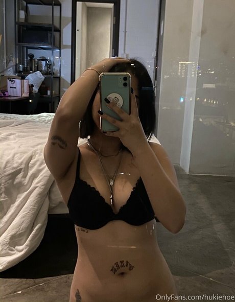 hukiehoe nude actress pictures