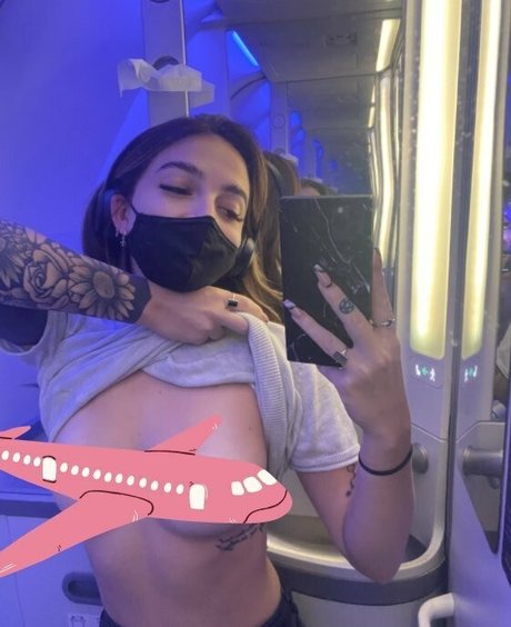 ravengonewildfree model erotic image