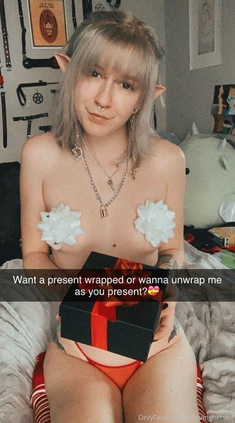 elflovingherself star naked pictures