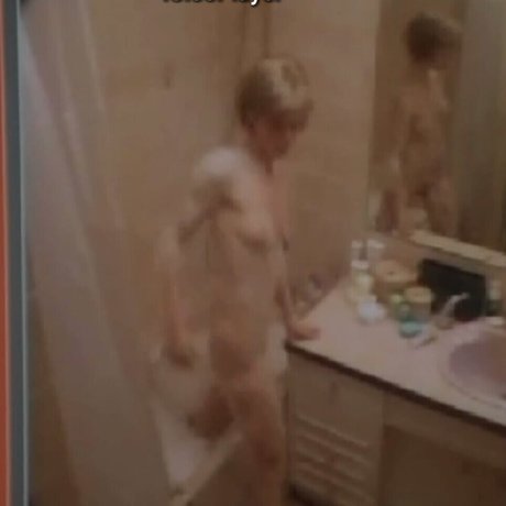 Emilia Fox naked star picture