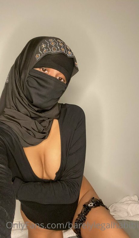 barelylegalhabibi art model pics