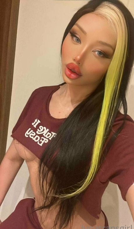 lunatransgirl model pretty img