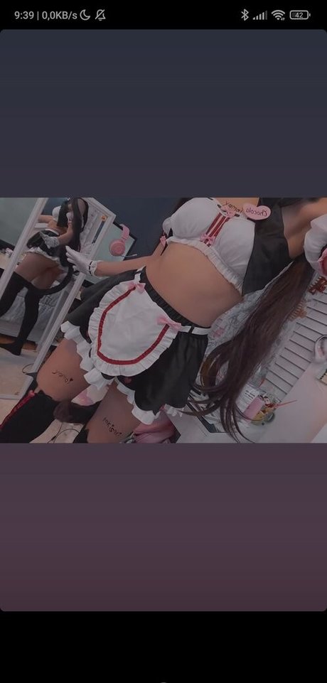 milkys cos model nude image