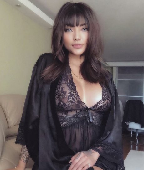 Cassie Vanity star beautiful gallery