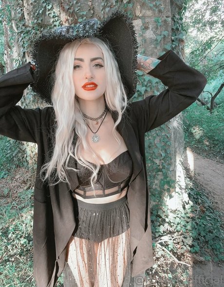 outdoor nude onlyfans free sexy picture