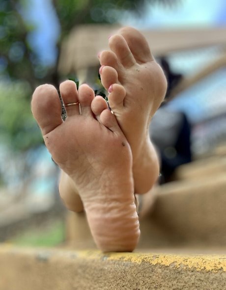 kim kisses foot goddess pornstar pictures