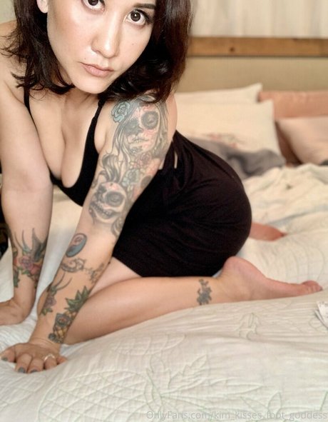 kim kisses foot goddess best pornstar gallery