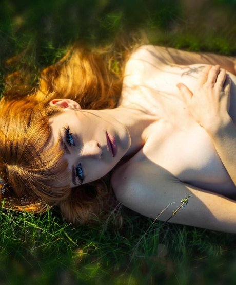 small onlyfans erotic photo