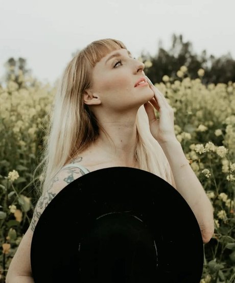 Michaela Green nudes model gallery