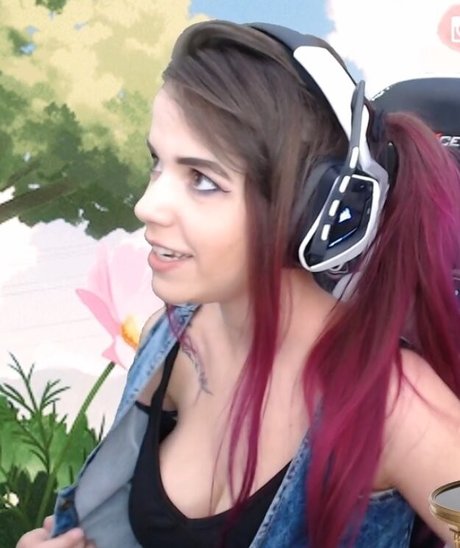 Deernadia nudes star galleries