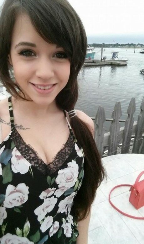 Deernadia model adult images