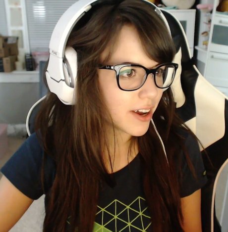 Deernadia art star pictures