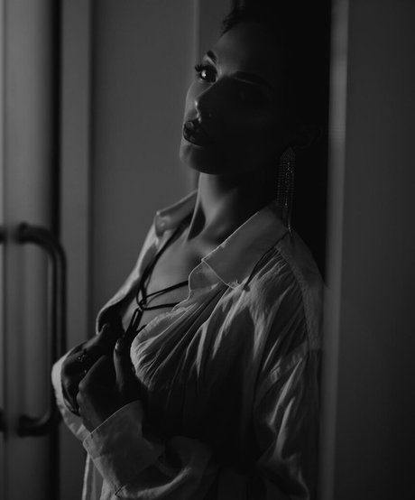 cute ladyboy onlyfans beautiful naked pic