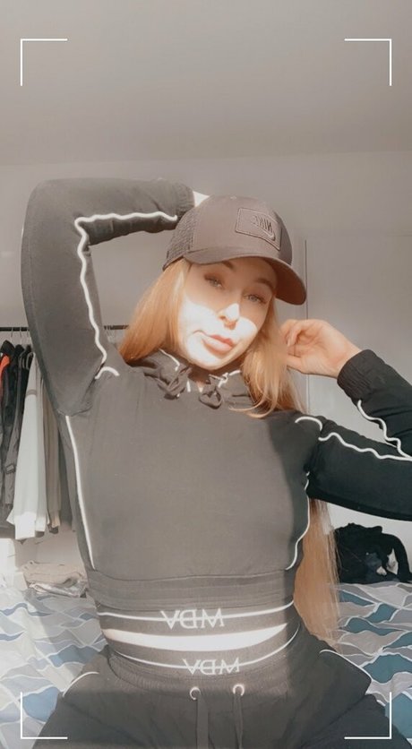 eighteenandlegal sex actress pic