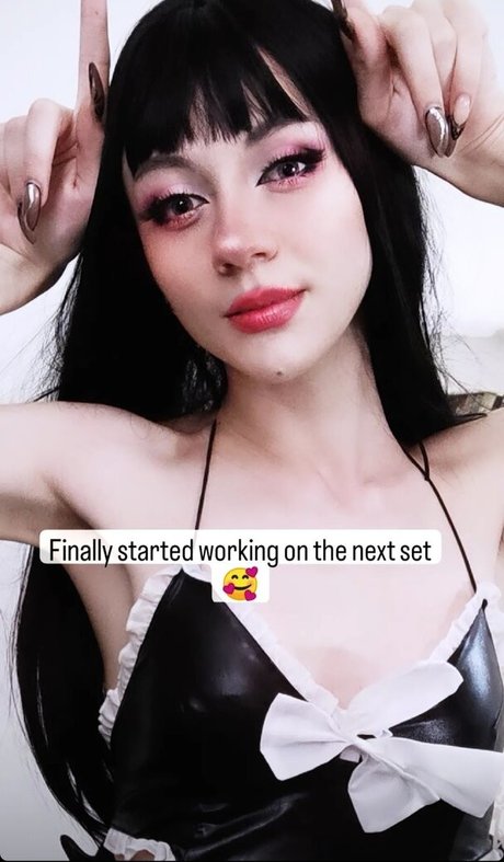 curvy shemale onlyfans naked photo