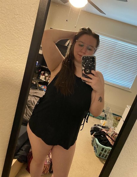 sehgsybehgy nudes star img