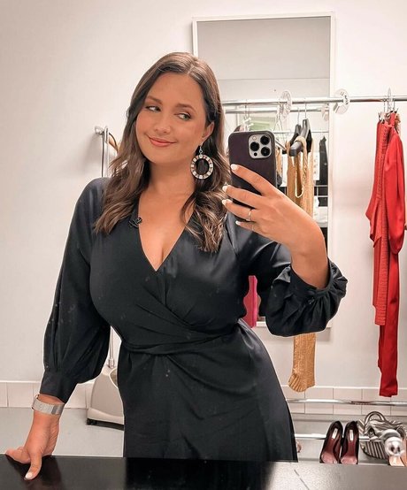 Rae Johnston model pornographic images