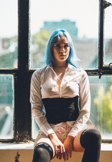 Rosemoontv free actress pictures