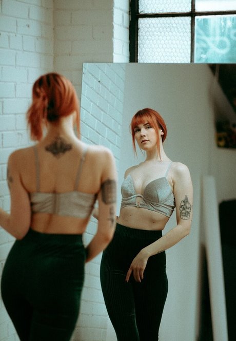 Rosemoontv model porn pictures