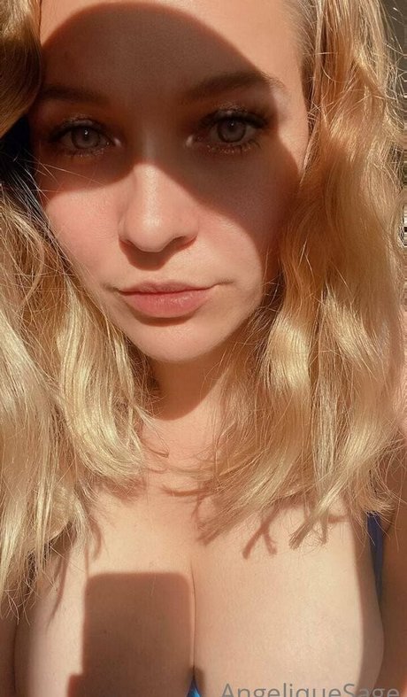 beautiful face onlyfans pornographic photos