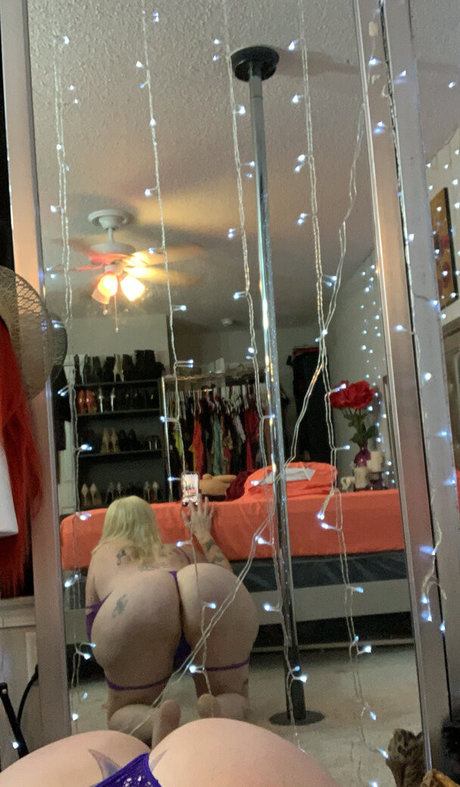 cute ladyboy onlyfans nudes picture