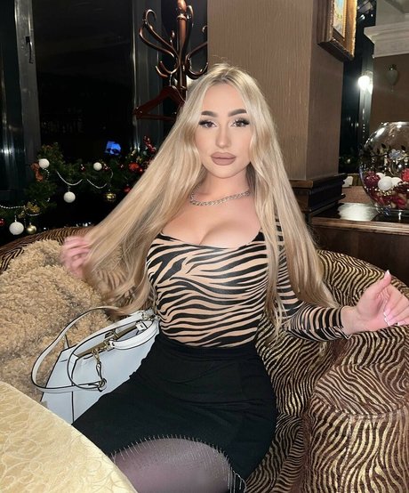 BlondieLana pornstar hot pics