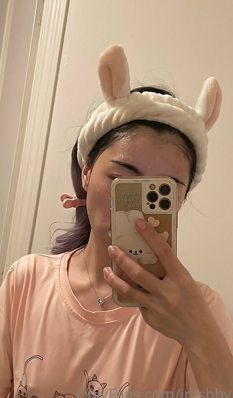 iresbby model pornographic image