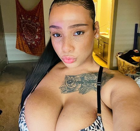 raynellemariah star sex picture