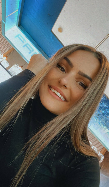 busty mom onlyfans nice image