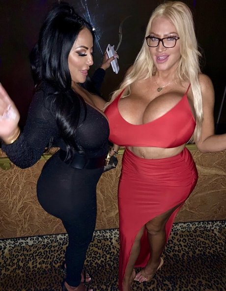 allegracolesworld naked pornstar img