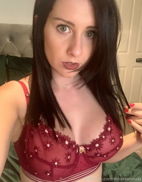 mooreerinxxx model adult pictures