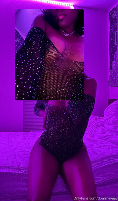 dommevaay nudes star picture