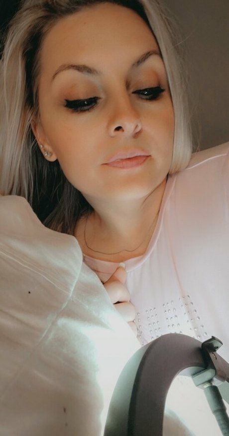 gloryhole wife onlyfans beautiful naked image