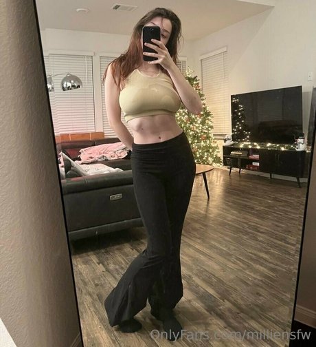 EmiliaNSFW pornstar exclusive picture