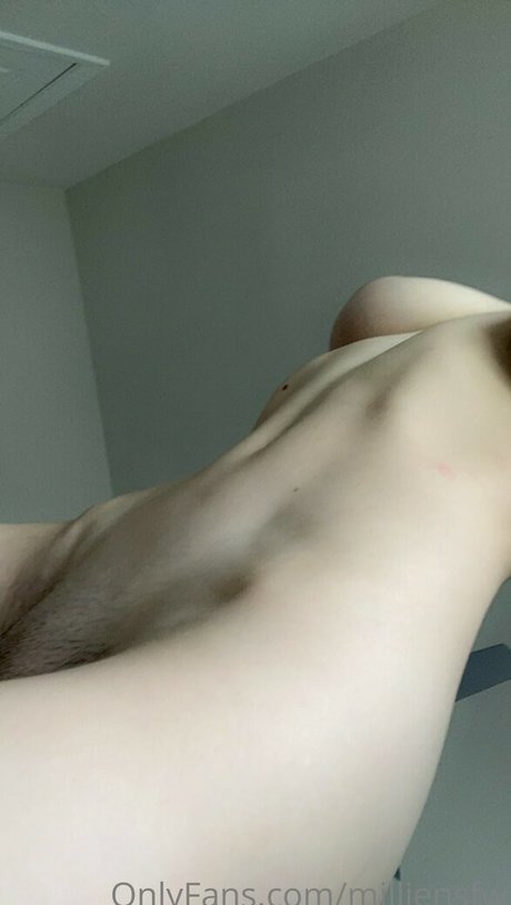 EmiliaNSFW model perfect pics