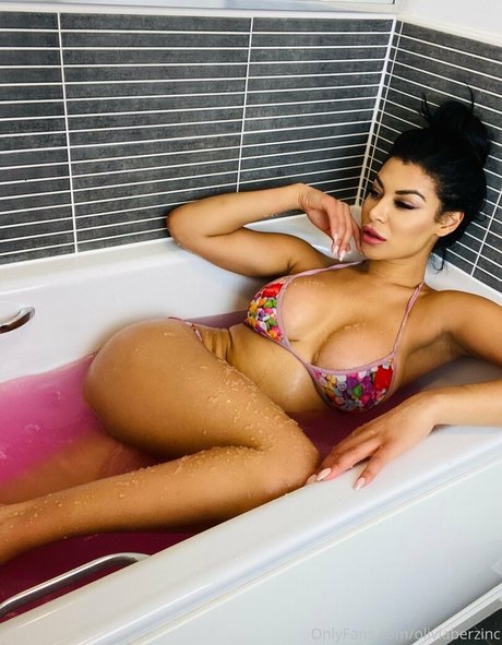 oliviaberzinc naked actress gallery