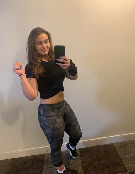 trophygirlfriendk art actress photos