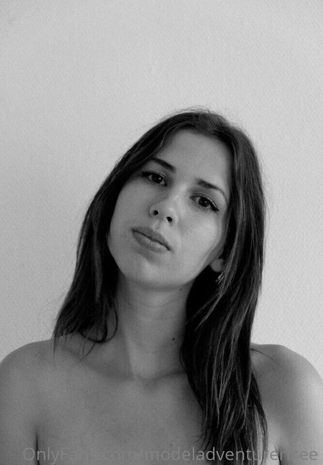 modeladventurerfree pornstar erotic image