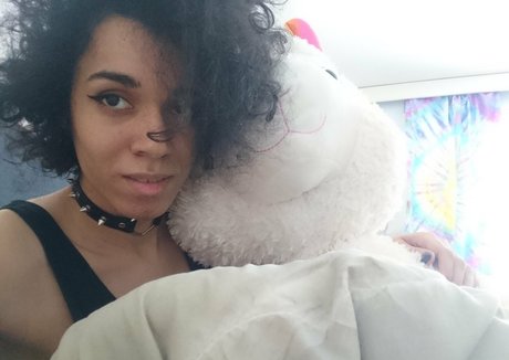 curvy shemale onlyfans art naked photos