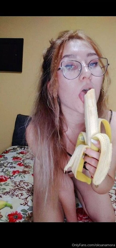 oksanamora model naked pic