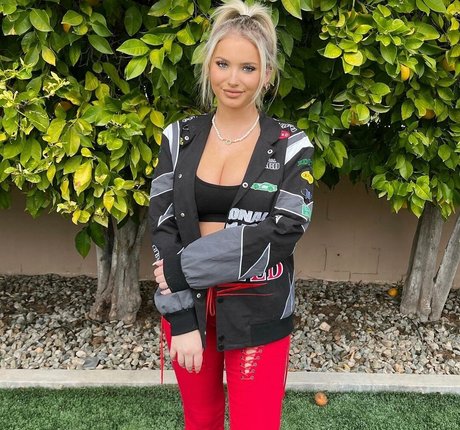 Chloe H beautiful star pic