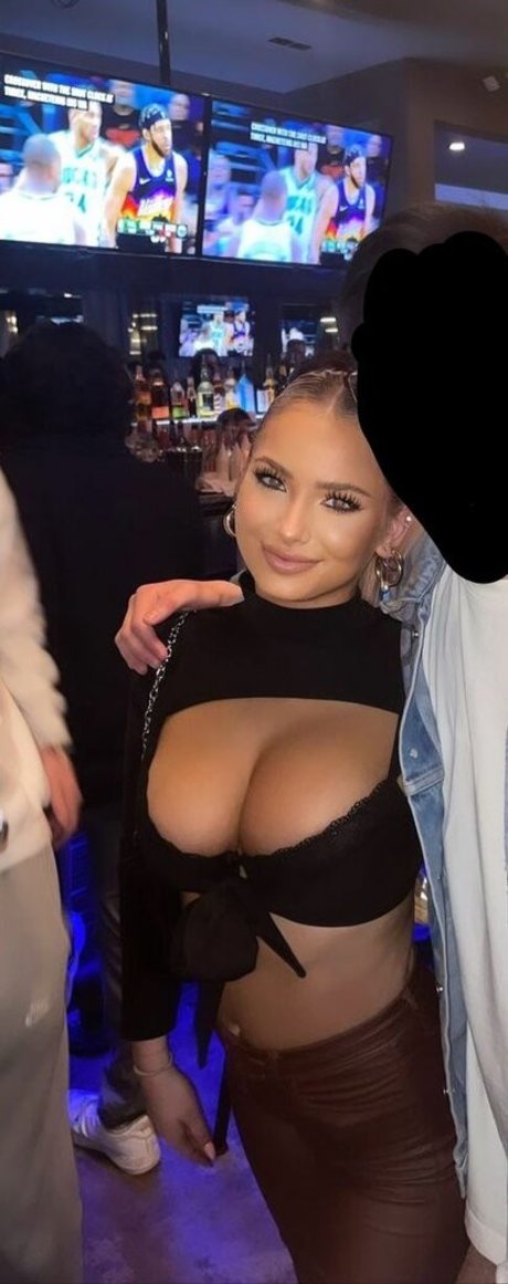 Chloe H pornstar high quality image