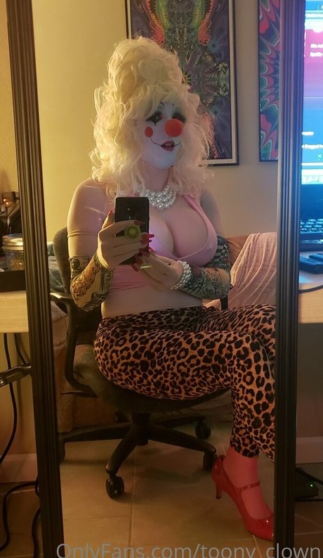 toony clown pornstar nude images