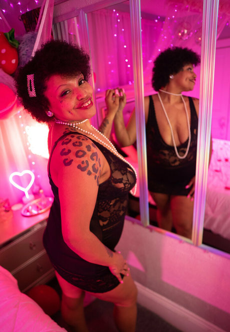 close up onlyfans beautiful naked pic