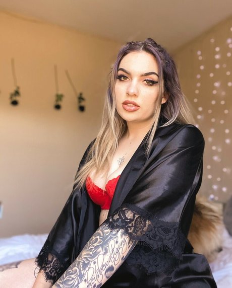 Alexxa Mia model naked image