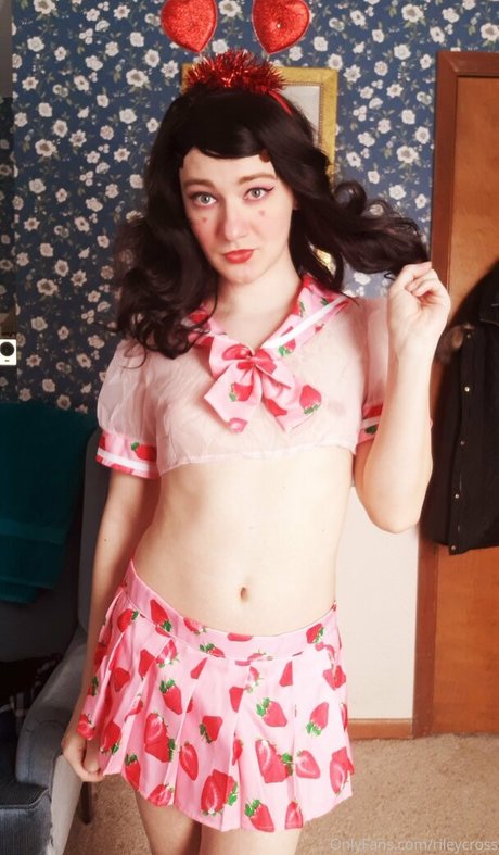 rileycross model pic