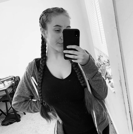 Casey The Gamer sex model photo