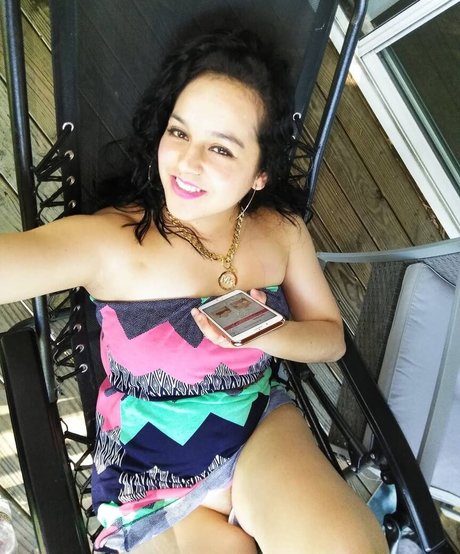 Lati Love pretty model pic