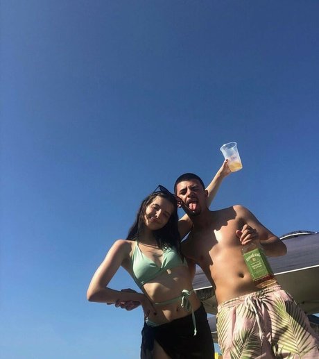 Victoria Ribeiro pornstar erotic pictures