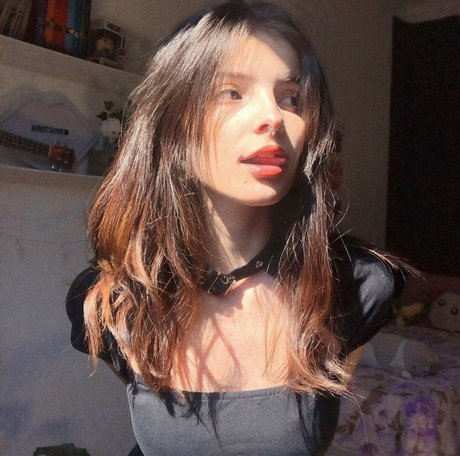 Victoria Ribeiro star hot images